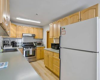 Caravan Across The Street From The Beach - Blaine - Cocina