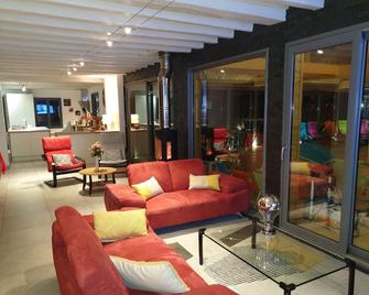 House with indoor swimming pool and jacuzzi - La Chartre-sur-le-Loir - Chambre