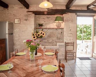Typical French house with pool and views - Montcabrier - Comedor