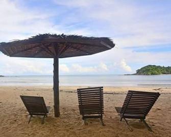 Rakkan Resort - Ko Phra Thong - Playa