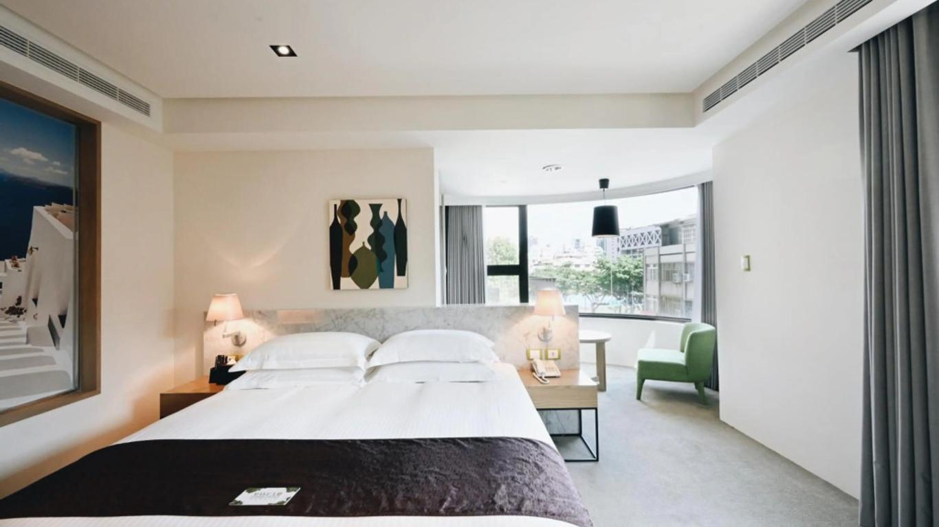 Gogo Hotel