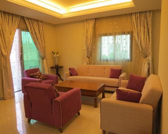 Hotel Le Noble - Dbayeh - Вітальня
