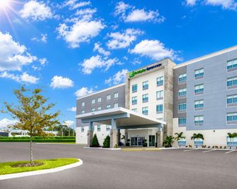 Holiday Inn Express & Suites Tampa Stadium - Airport Area By IHG - Tampa - Building