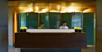 Emerald Palace Hotel - Naipidau - Recepção