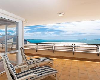 The Clippers 3 fabulous waterfront unit - Soldiers Point - Balcon