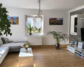 Ferienwohnung 'Spatzennest' - Pirna - Living room