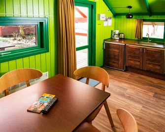 Legoland Wilderness Barrels & Cabins - Billund - Dining room