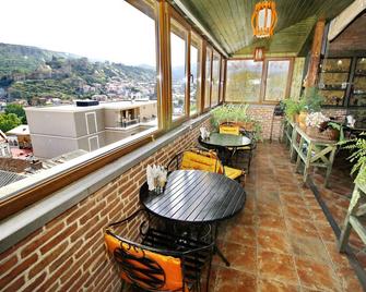 Penthouse Hotel - Tbilisi - Balcony