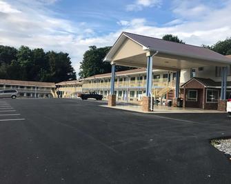 Days Inn by Wyndham Charles Town - Charles Town - Building