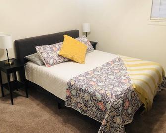 3 1/2 Linden Drive - Newnan - Bedroom