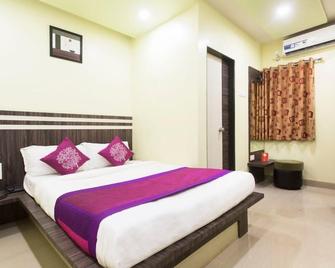 Hotel Shri Niwas Executive - Wai - Bedroom