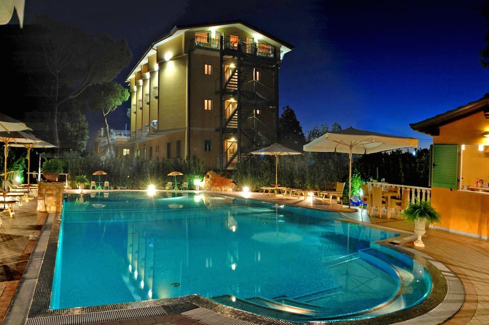 Hotel Villa Tiziana - Marina di Massa - Piscina