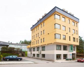 Hotel San Briz - A Pontenova - Edificio