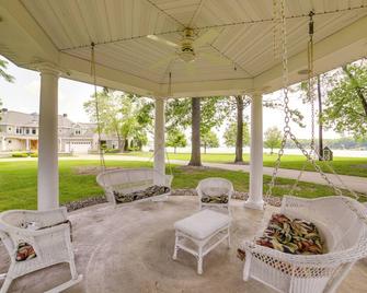 Waterfront Jackson Mansion Patio, Grill, Dock! - Jackson - Patio