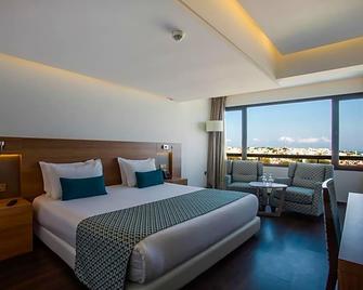 Fredj Hotel - Tangier - Bedroom