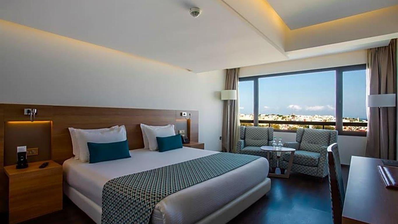 Fredj Hotel