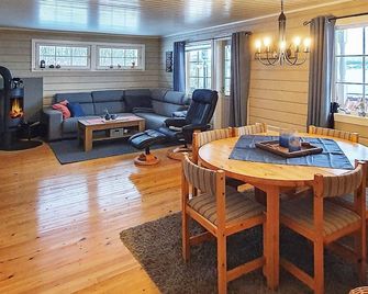 7 Person Holiday Home In Jarfjord-By Traum - Kirkenes - Huiskamer