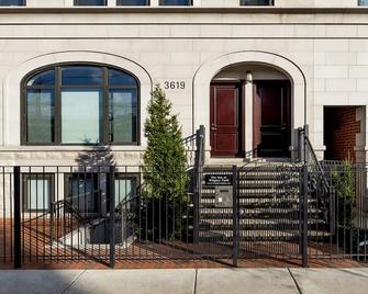 Wrigleyville Inn Allstar Unit - Chicago