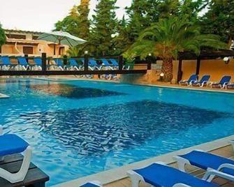 Apartamentos da Balaia - อัลบูเฟย์รา - สระว่ายน้ำ