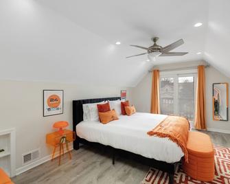Backyard Dome, Games, Home in Corktown 4bd 2ba - Detroit - Schlafzimmer