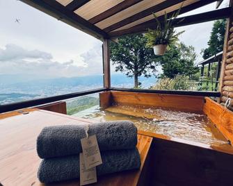Skyline Ecoliving Santa Elena - Medellín - Balkong