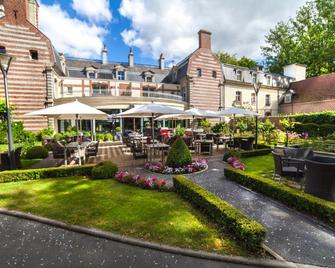 Le Chateau De Beaulieu - Busnes - Edificio