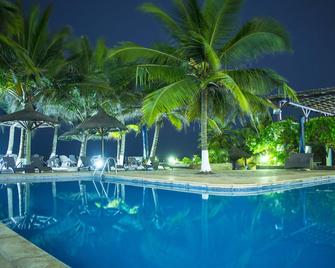 Best Western Plus Accra Beach Hotel - Accra - Pool