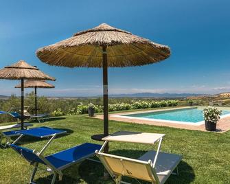 Podere N-8 Agriturismo In Maremma - Magliano in Toscana - Басейн