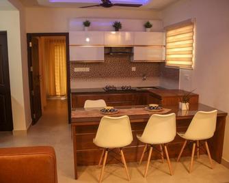 Green Royale Living Spaces - Luxury Serviced Apartments - Thiruvananthapuram - Kitchen