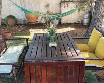 The Corner of My Yayo - Santomera - Patio