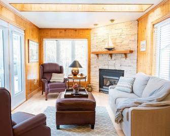 Get-A-Way Beach Chalet - Grande-Digue - Living room