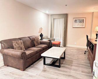 Clayton Plaza Hotel - Clayton (Missouri) - Obývací pokoj