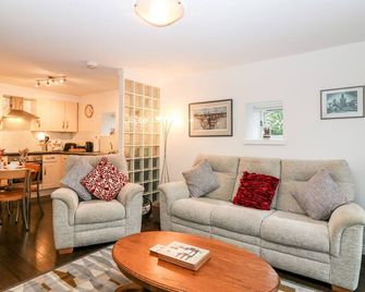 THE BOTHY, pet friendly, country holiday cottage in Newtonhill - Stonehaven - Living room
