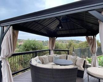Serene Guest House on Avocado Grove and Vineyard - Fallbrook - Balcony