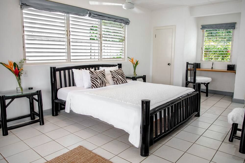 إل إ جونجل ريتريت - بورت أنطونيو - غرفة نوم