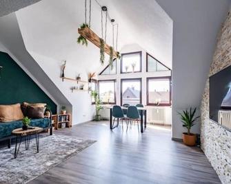 Nature Terminal Apartment - unterwegs zuhause - Steinenbronn - Pokój dzienny