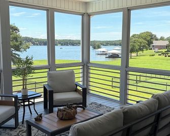 Beautiful 4-bedroom lake house on Lake Logan Martin - Lincoln - Balcony