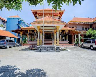 OYO 90311 Hotel Damai - Denpasar - Building
