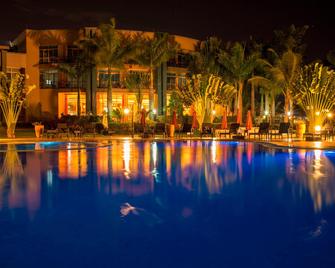 Protea Hotel by Marriott Entebbe - Entebbe - Pool