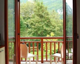 Residenza Arcobaleno - Tenno - Balkon