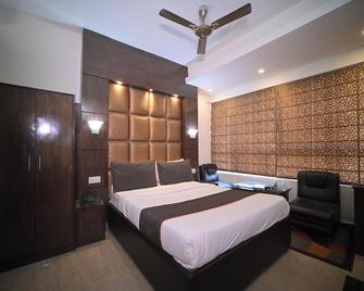 Hotel Ur - Prayagraj - Bedroom