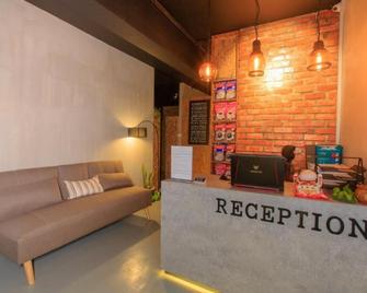 Homy Seafront Hostel - Kota Kinabalu - Reception