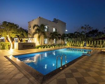 Alaya Stays Kv Venture Mirage 3bhk Villa - Faridabad - Pool