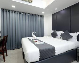 4 BHK Luxurious near Goregaon Exhibition center - Mumbai - Bedroom