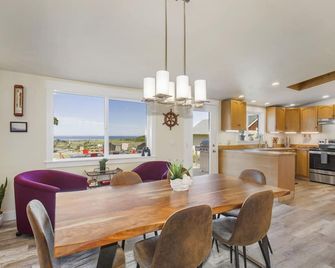 Experience Sequim Charm & Amazing Lighthouse Views, by the Olympic National Park - Sequim - Comedor