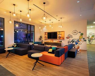 Loginn Hotel Berlin Airport - Berlin - Lounge