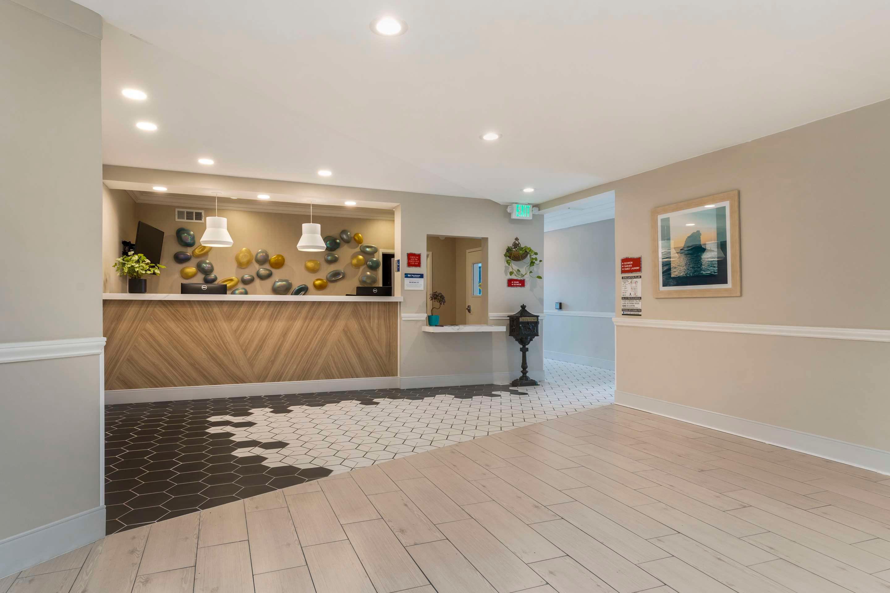 Best Western Plus All Suites Inn from 110. Santa Cruz Hotel Deals