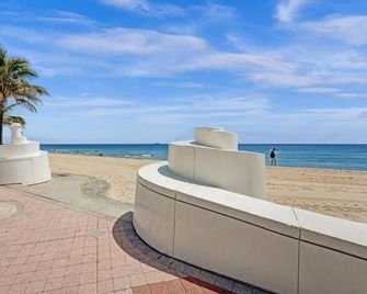 Eden Collection Junior Suite Steps to Beach - Fort Lauderdale - Beach