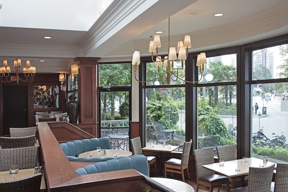 سيلفيا هوتل