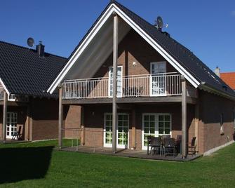 Traumhaftes Achterland, Haus für Jung und Alt: Ankommen, Erholen, Glücklichsein - Krummin - Edificio